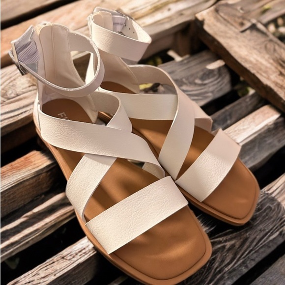 NEW Fitory Women’s Open Toe Gladiator Sandals White Size 7 - Picture 3 of 16
